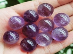 Tháng 2: Tím biếc dịu dàng cùng đá Amethyst