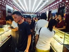 Thông tin thị trường vàng sáng 26.4.2018: Đầu tuần vàng tiếp tục giảm