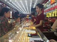 Thông tin thị trường vàng sáng 15.6.2018: Vàng thế giới tăng trái chiều trong nước 