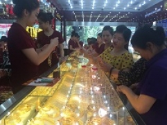 Thông tin thị trường vàng sáng 3.7.2018: Giá vàng lại giảm 