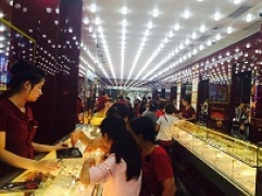 Thông tin thị trường vàng sáng 15.8.2018: Vàng chưa dừng đà giảm