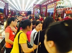 Thông tin thị trường vàng sáng 4.5.2019: Vàng thế giới vẫn mức thấp, trong nước nhích tăng