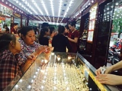 Thông tin thị trường vàng sáng 23.5.2019: Vàng thế giới giảm, trong nước yên ắng